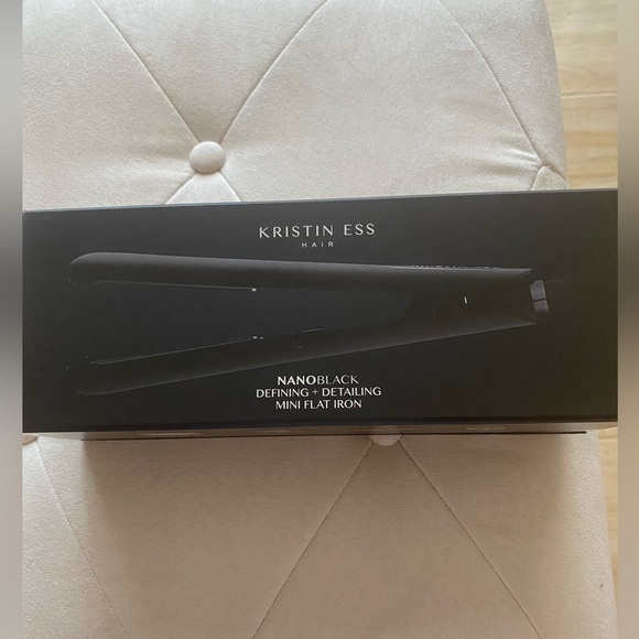 Kristin Es NanoBlack Hair Small Straightener - Picture 3 of 6